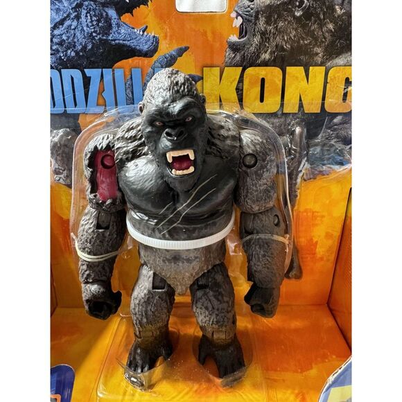 Godzilla vs Kong Monsterverse Hong Kong Battle‎ KONG 6" Playmates with Axe NEW - Picture 2 of 5